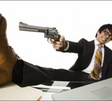 shoot-yourself-foot-internet-marketing-sabotage-online-marketing-success-training